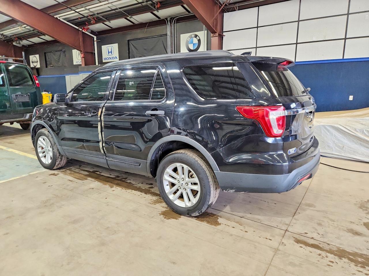 2017 Ford Explorer - Фото 2