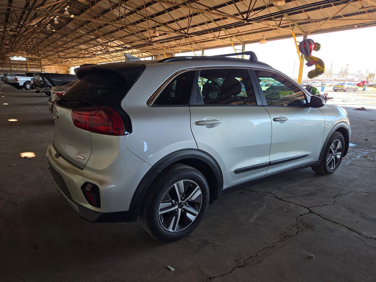 2020 Kia Niro Lxs - Фото 3