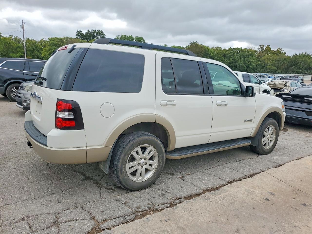 2008 Ford Explorer Eddie Bauer - Image 3