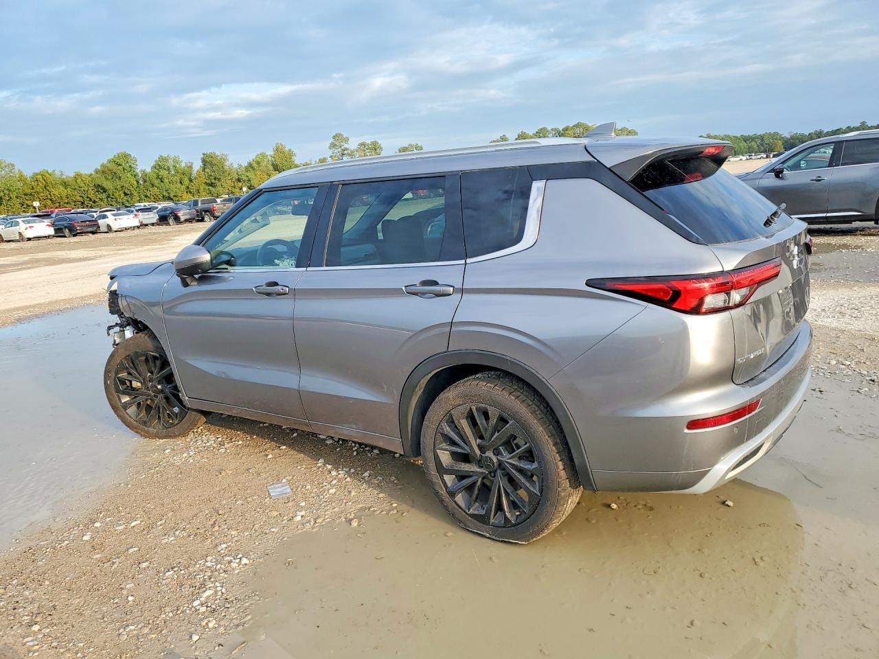 2023 Mitsubishi Outlander Sel - Фото 2