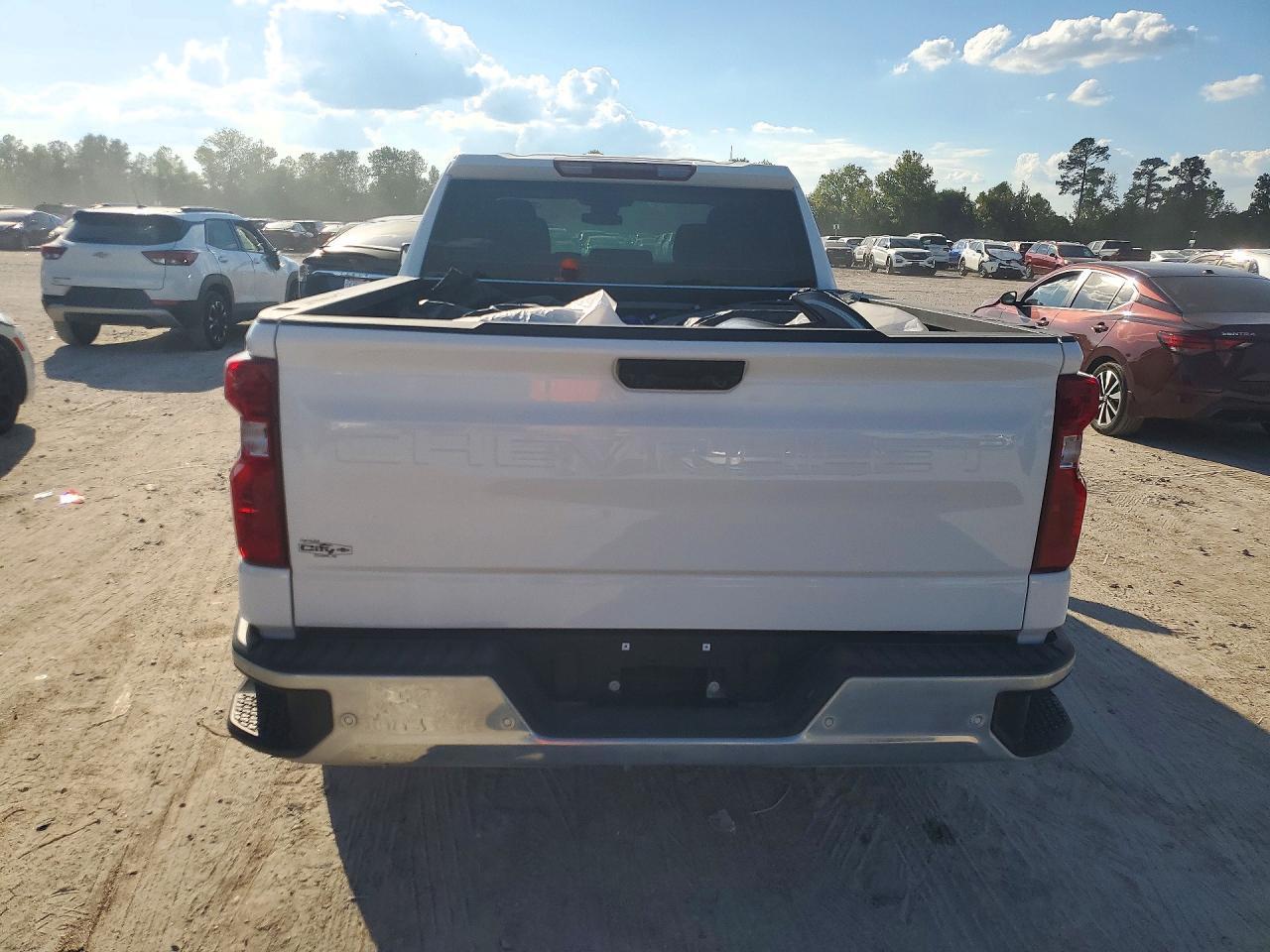 2024 Chevrolet Silverado C1500 - Фото 6