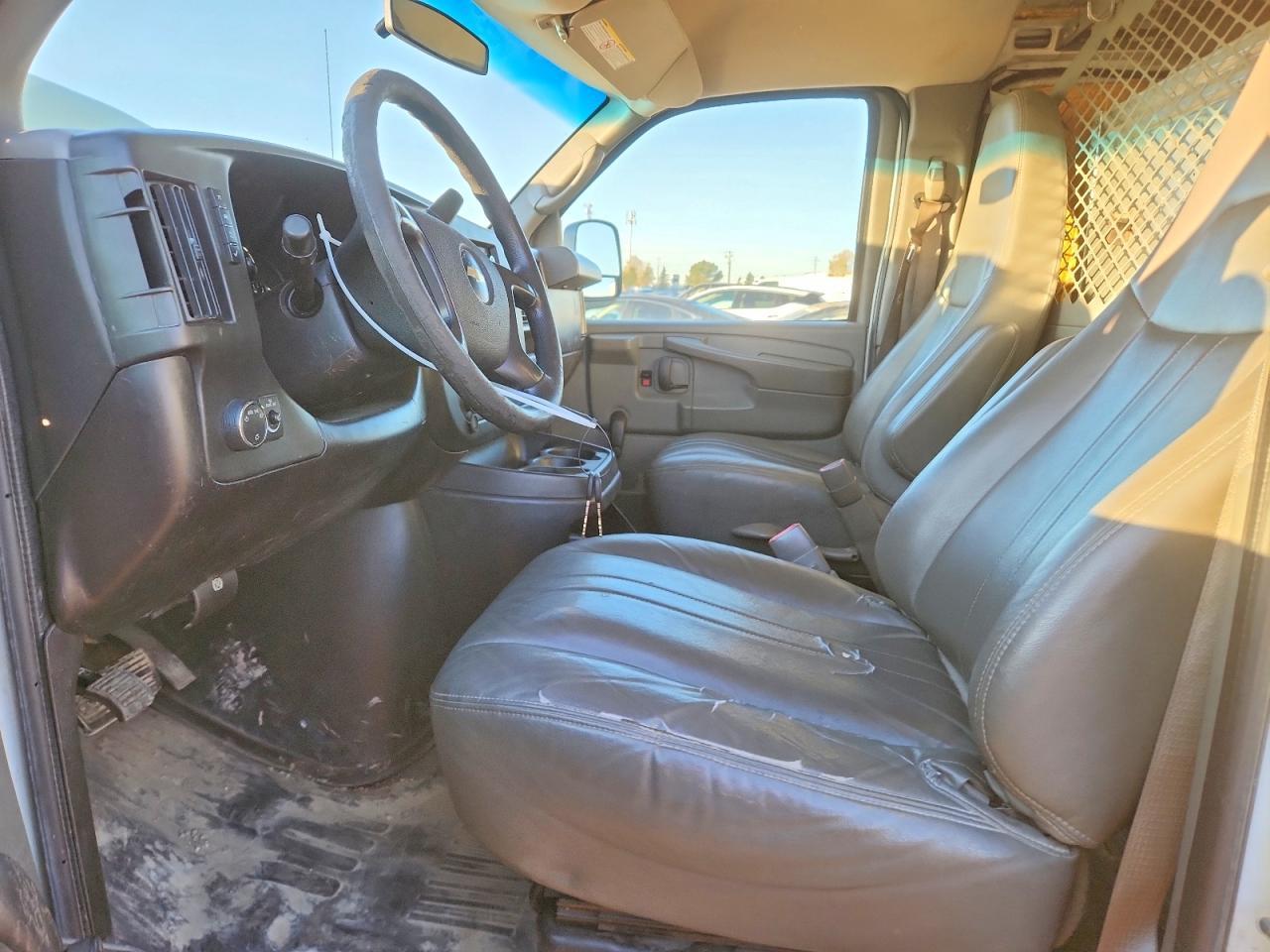 2011 Chevrolet Express G2500 - Image 7