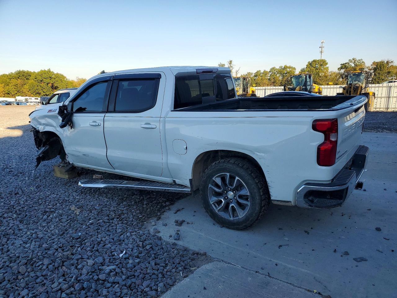 2021 Chevrolet 1500 - Фото 2