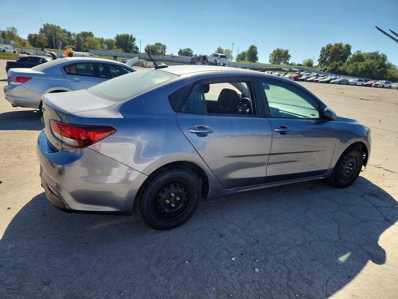 2020 Kia Rio S - Фото 3