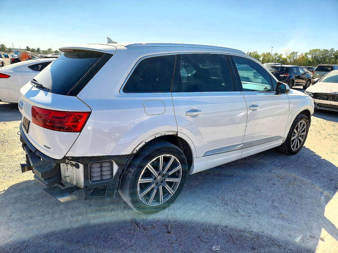 2018 Audi Q7 Premium Plus - Image 3