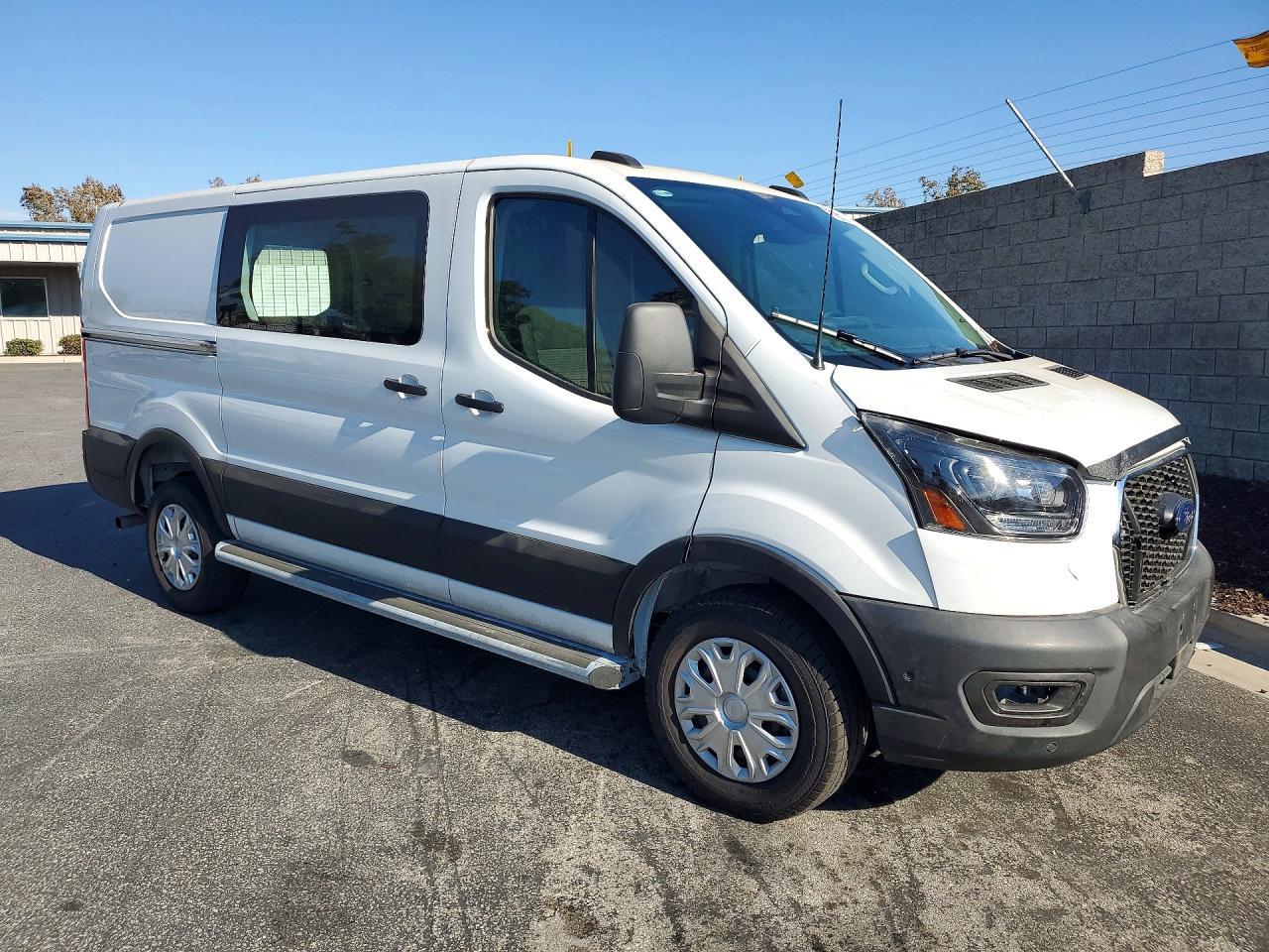 2026 Ford Transit T-250 - Фото 4