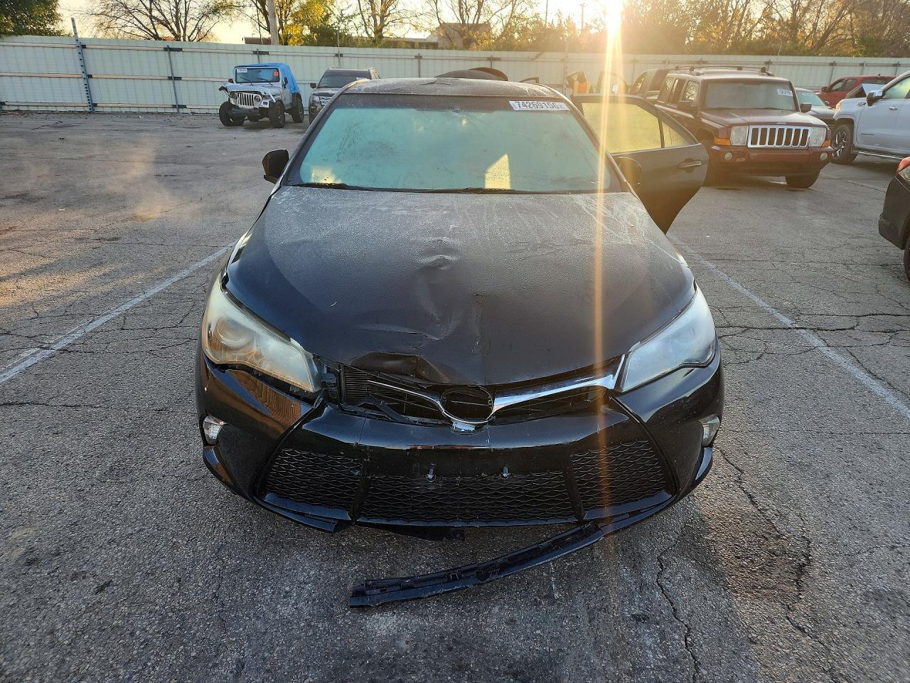 2017 Toyota Camry Se - Фото 5