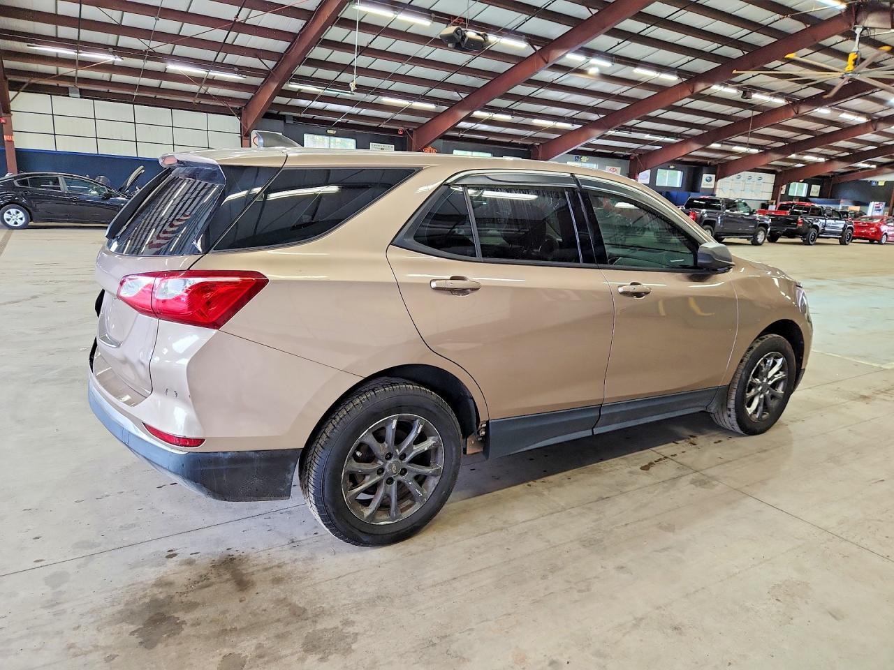 2018 Chevrolet Equinox Ls - Фото 3