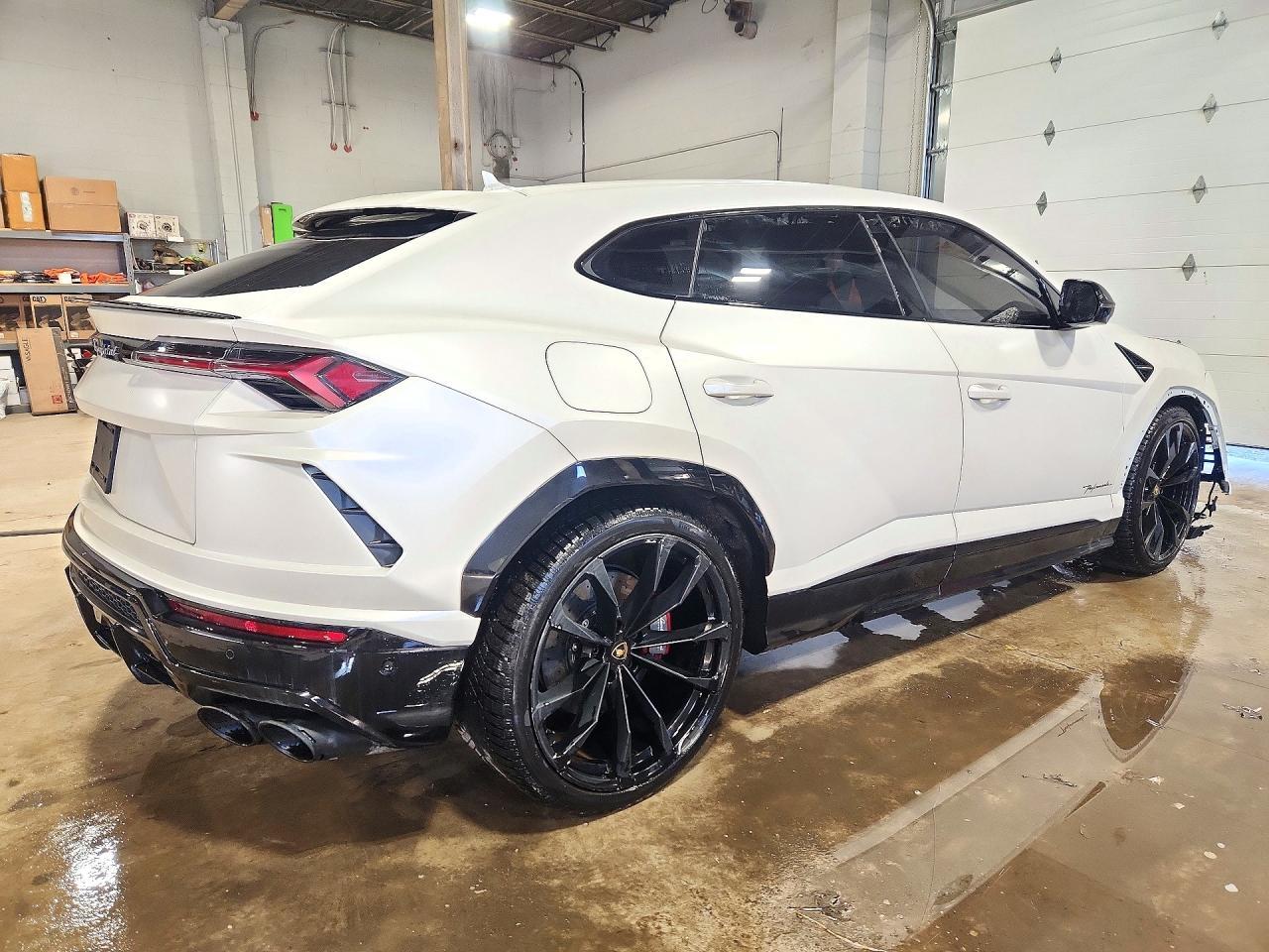 2021 Lamborghini Urus - Image 3