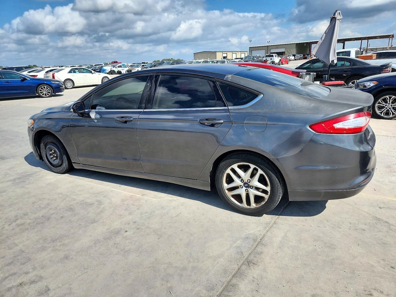 2016 Ford Fusion Se - Фото 2