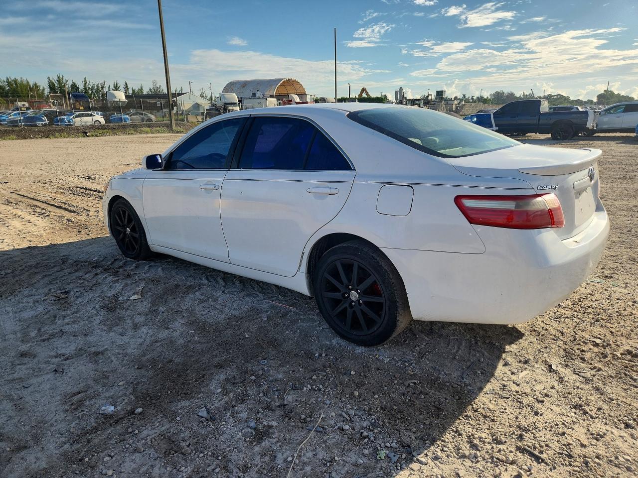2007 Toyota Camry Le - Фото 2