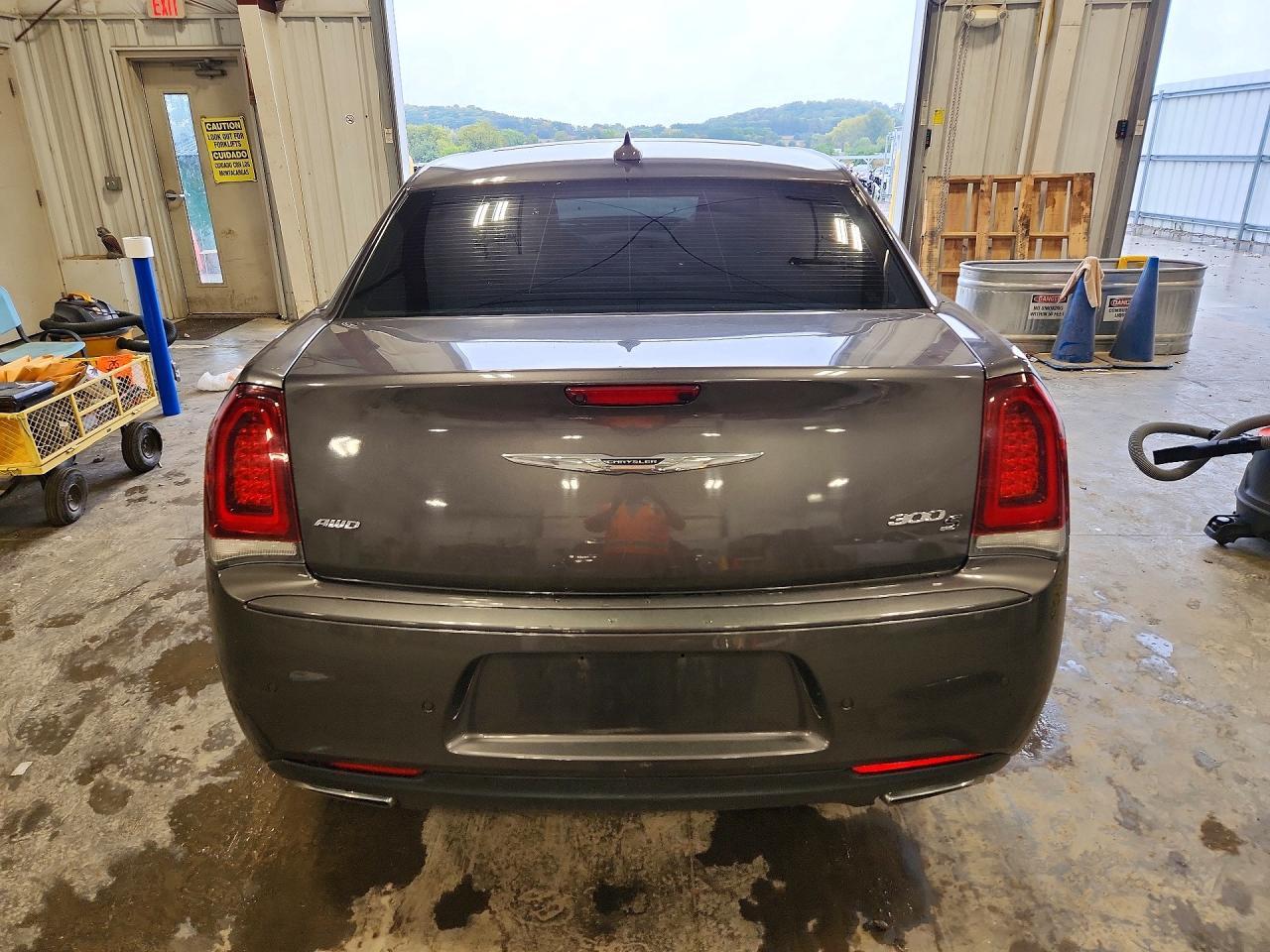 2015 Chrysler 300 S - Image 6