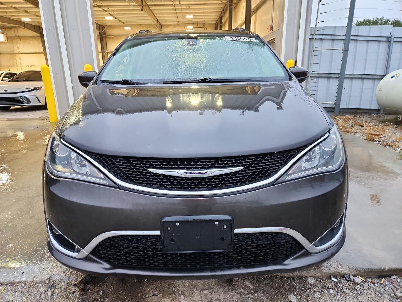 2017 Chrysler Pacifica Touring L - Image 5