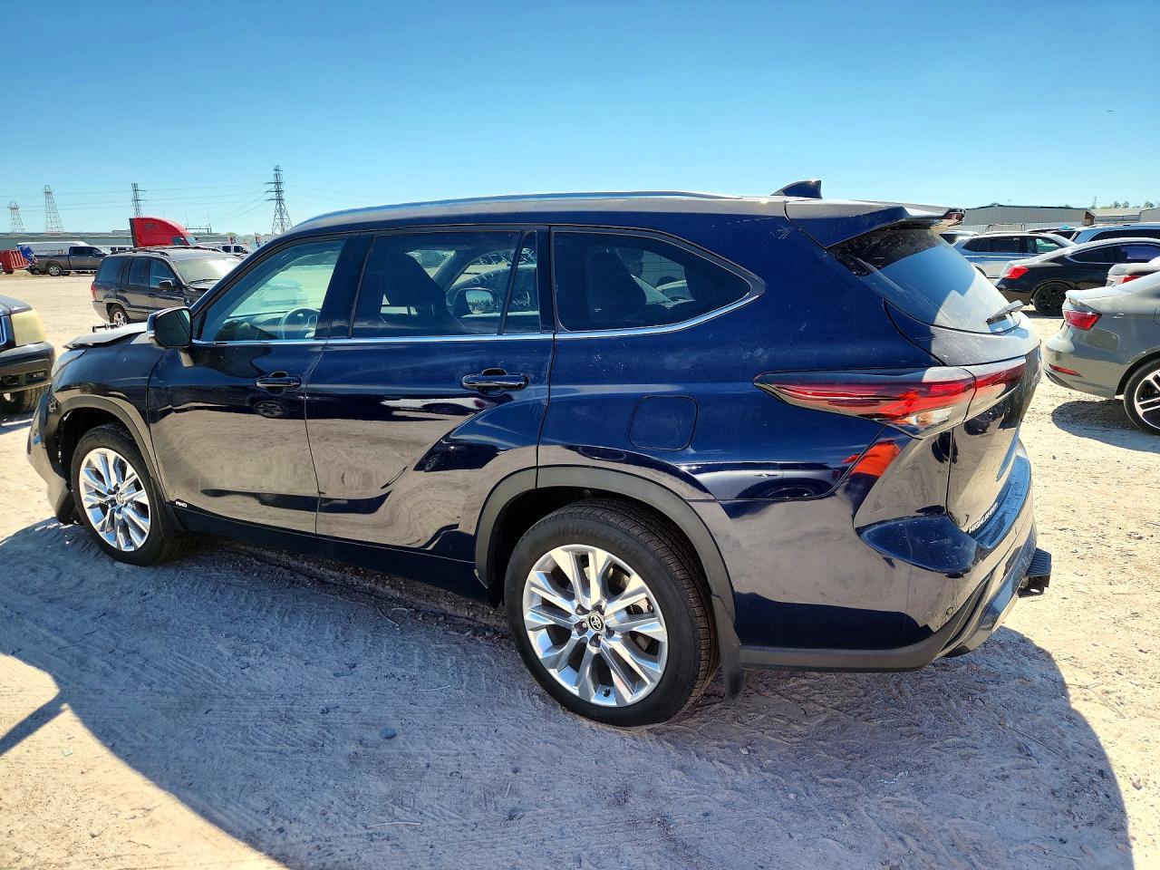 2026 Toyota Highlander Hybrid Limited - Image 2