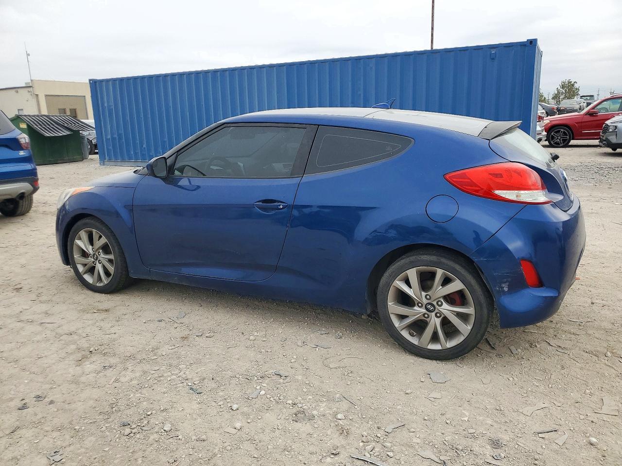 2016 Hyundai Veloster Base - Фото 2