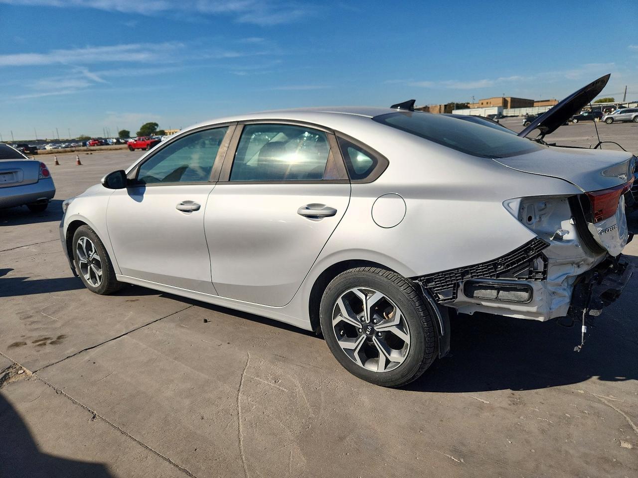 2020 Kia Forte Lxs - Фото 2