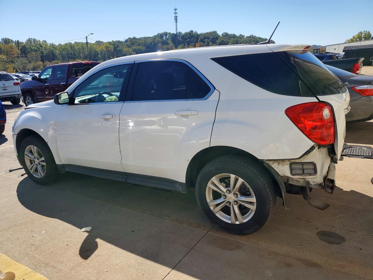 2013 Chevrolet Equinox Ls - Image 2
