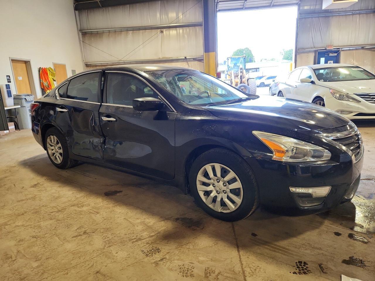 2014 Nissan Altima 2.5 S - Фото 4