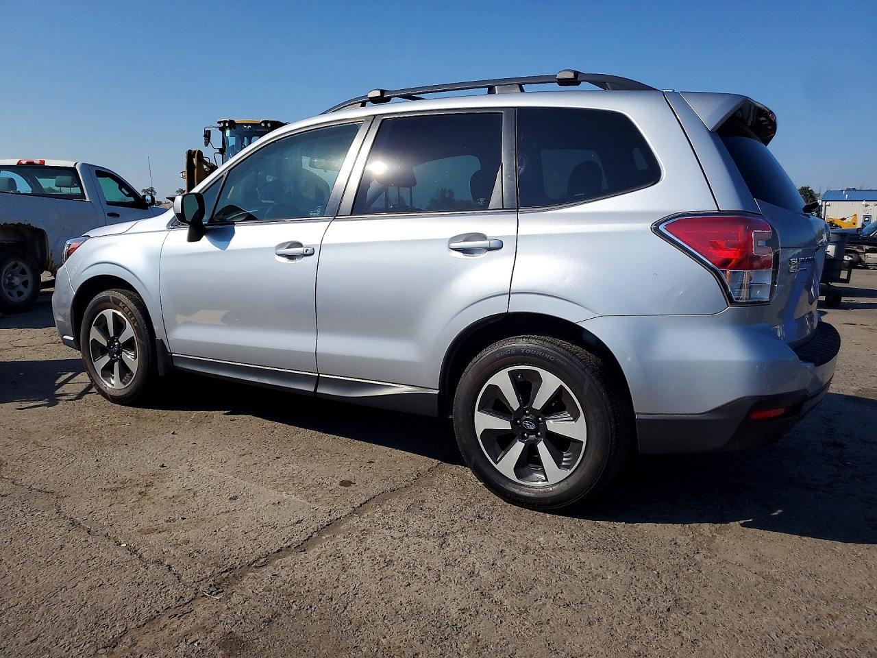2017 Subaru Forester 2.5I Premium - Фото 2