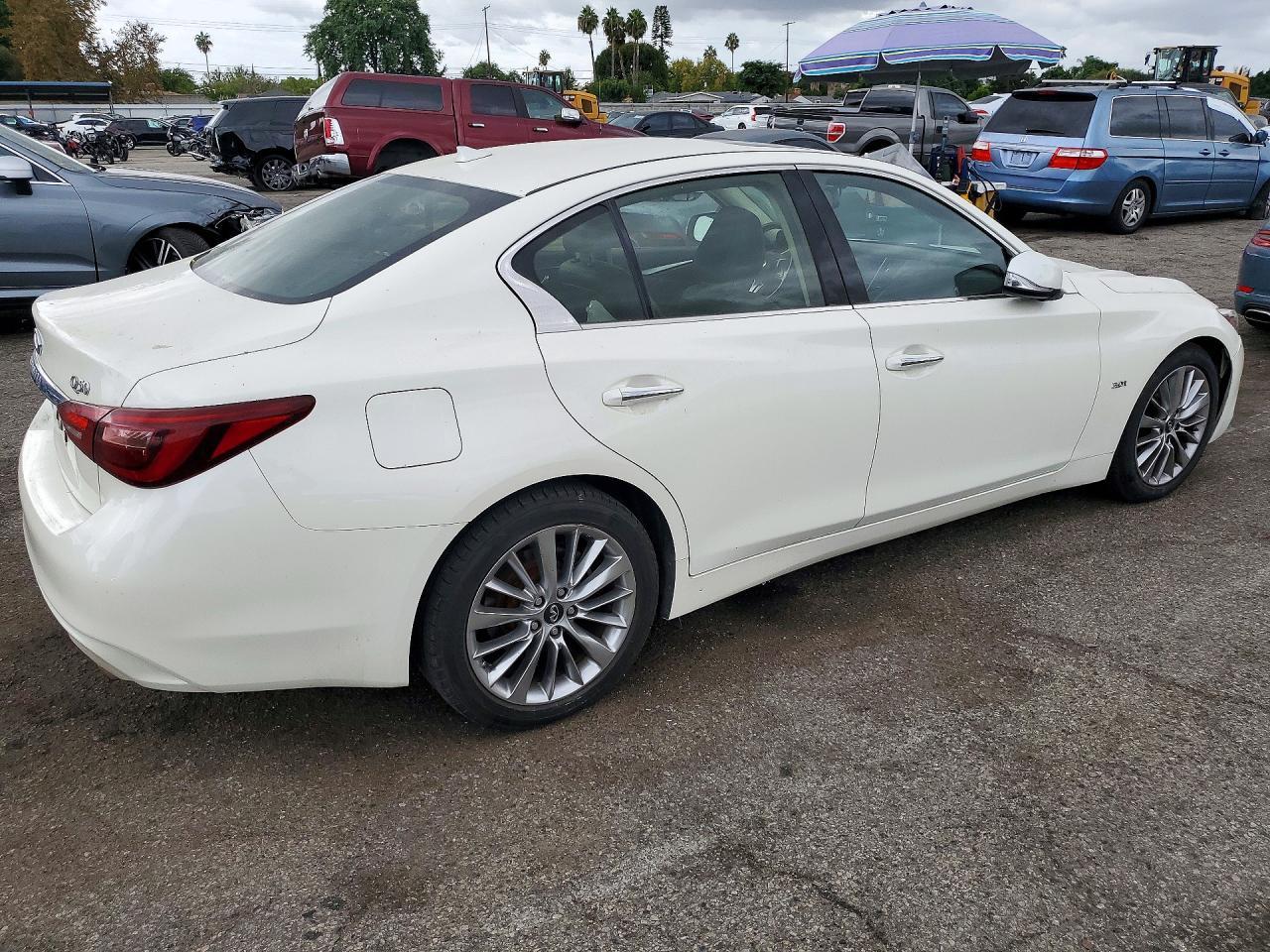2019 Infiniti Q50 3.0T Luxe - Image 3