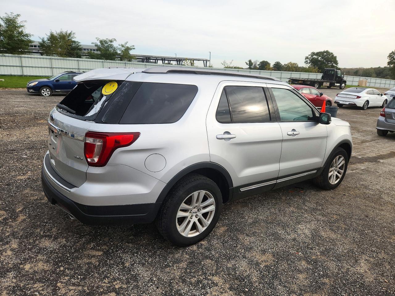 2018 Ford Explorer Xlt - Фото 3