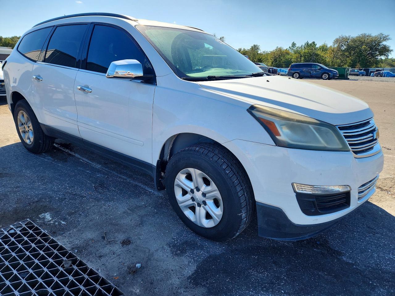 2017 Chevrolet Traverse Ls - Image 4