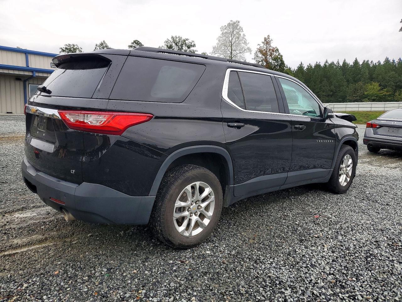 2021 Chevrolet Traverse Lt - Фото 3