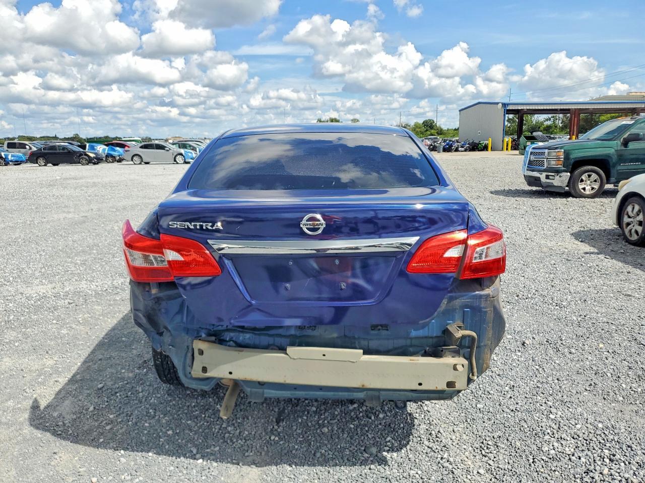 2017 Nissan Sentra S - Image 6