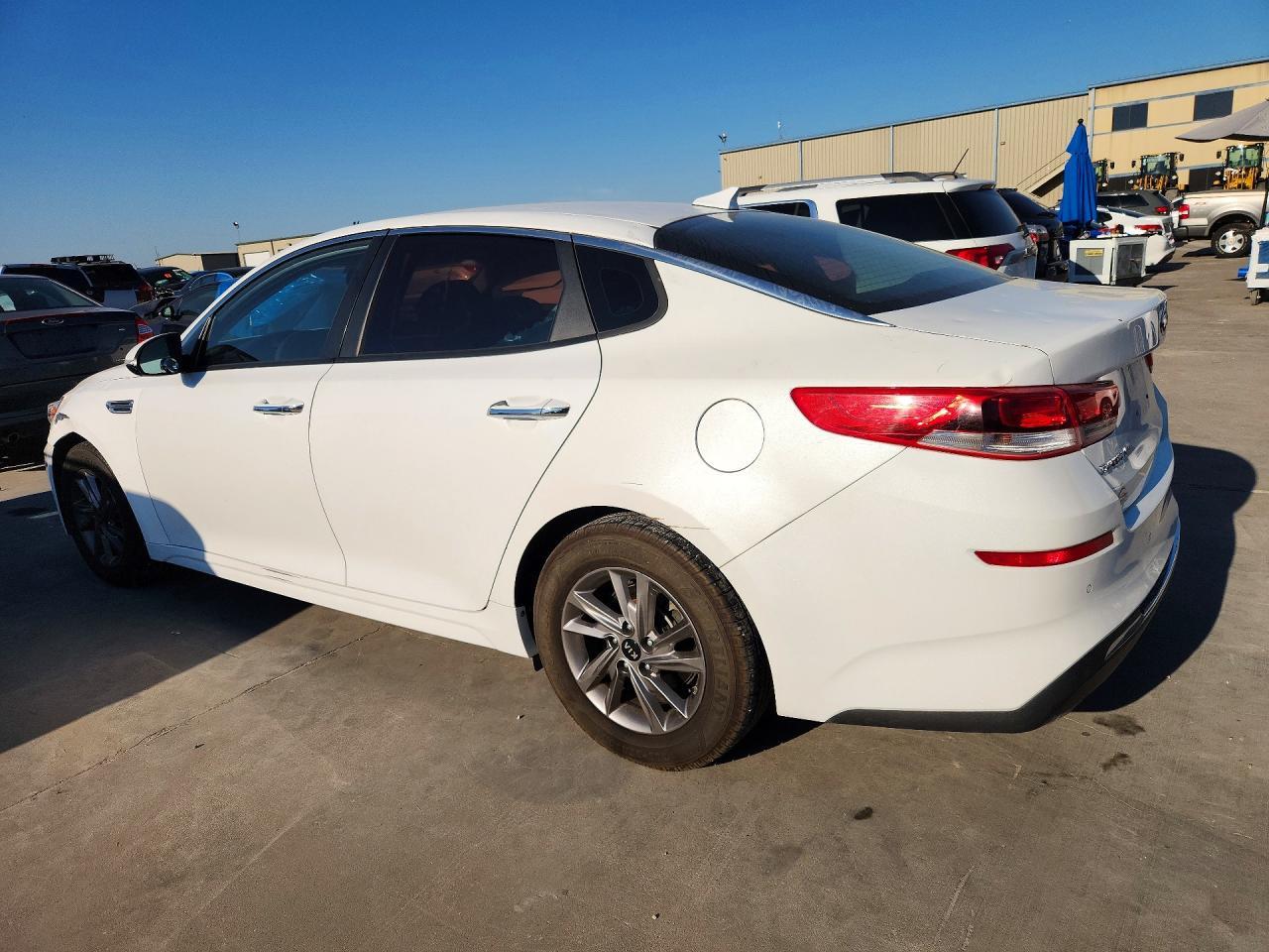 2020 Kia Optima Lx - Фото 2