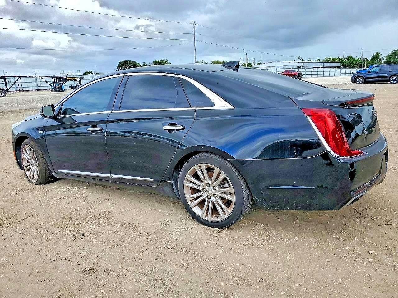 2018 Cadillac Xts Luxury - Фото 2