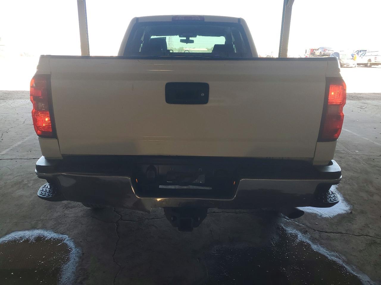 2017 Chevrolet Silverado C2500 Heavy Duty - Image 6