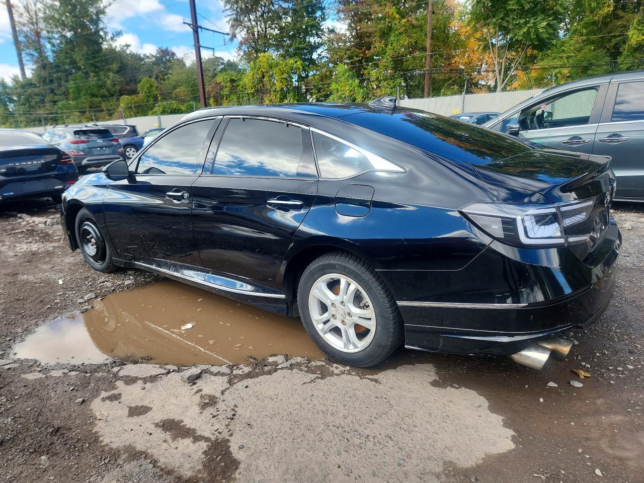 2020 Honda Accord Touring - Image 2