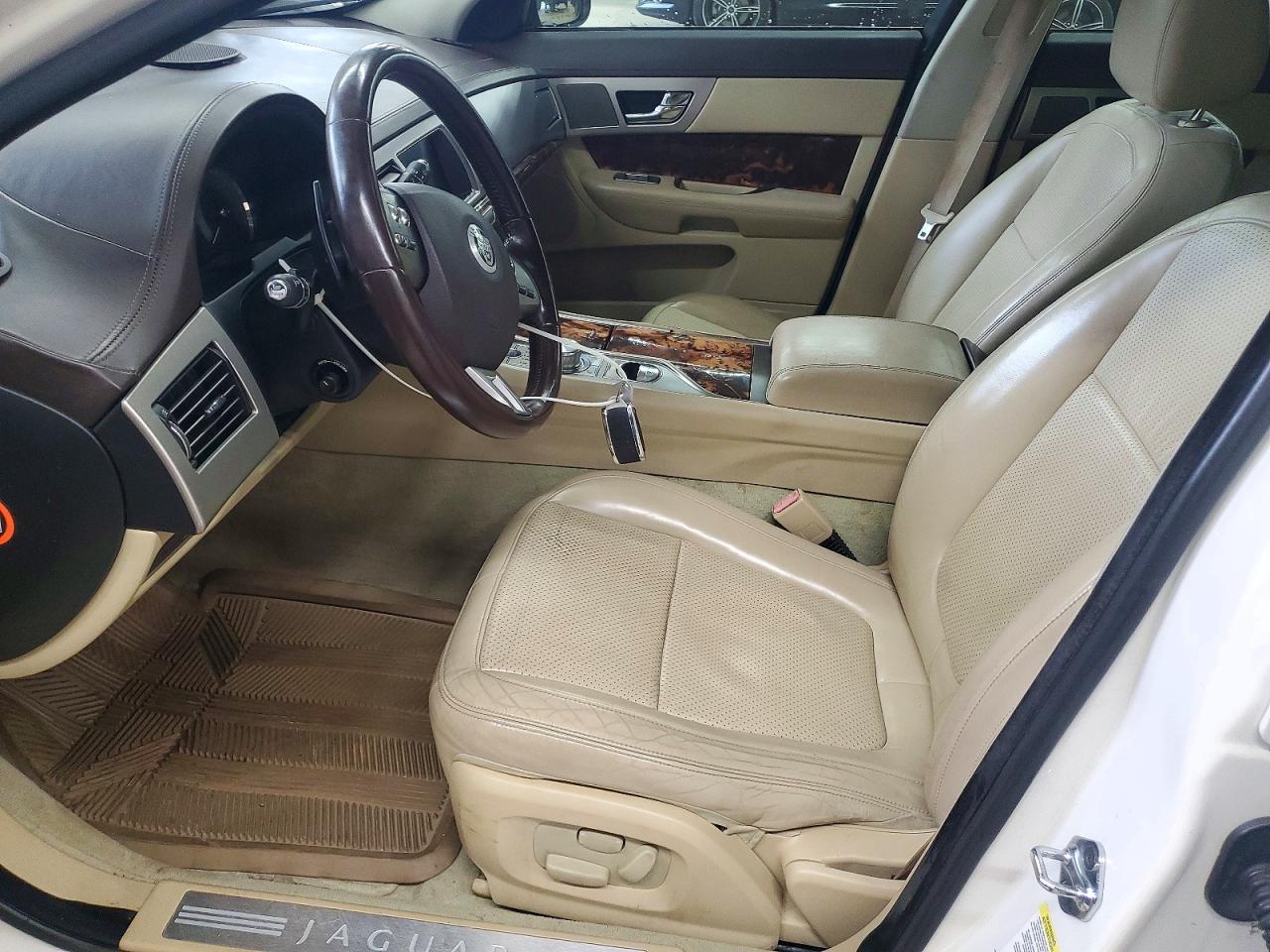 2009 Jaguar Xf Premium Luxury - Image 7