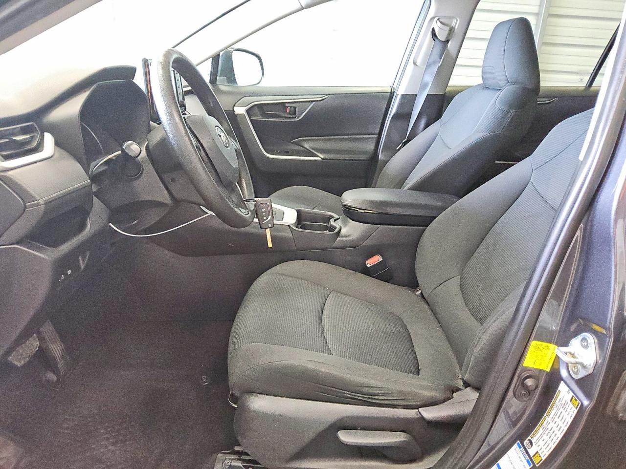 2021 Toyota Rav4 Le - Фото 7
