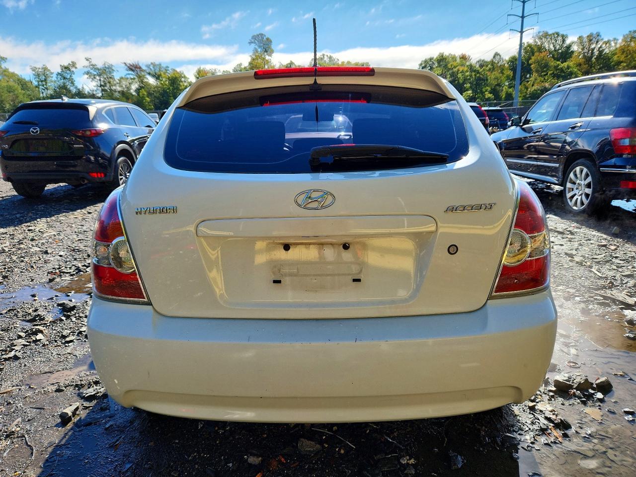 2010 Hyundai Accent Gs - Image 6
