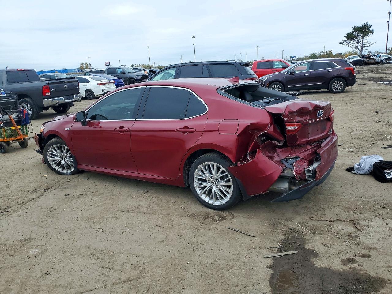 2020 Toyota Camry Xle - Фото 2