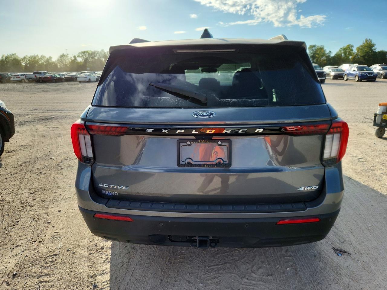 2025 Ford Explorer Active - Фото 6
