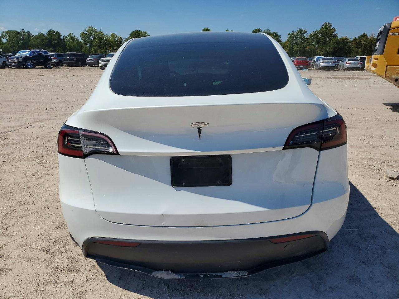 2024 Tesla Model Y - Фото 6
