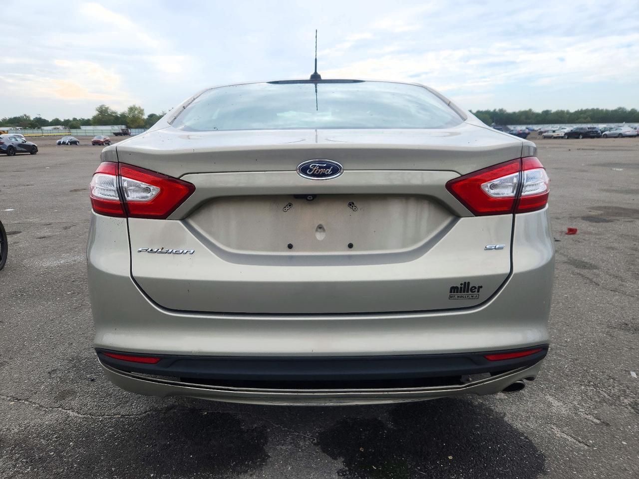 2015 Ford Fusion Se - Фото 6