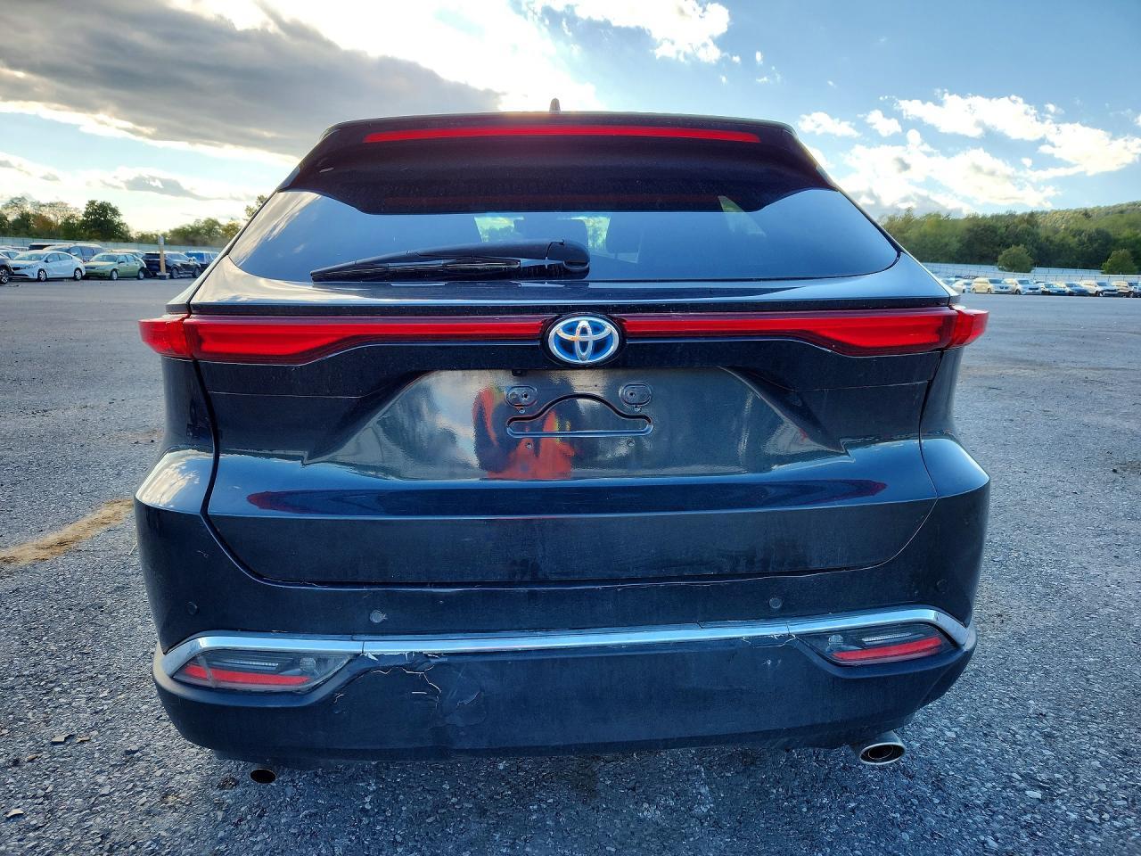2021 Toyota Venza Xle - Image 6