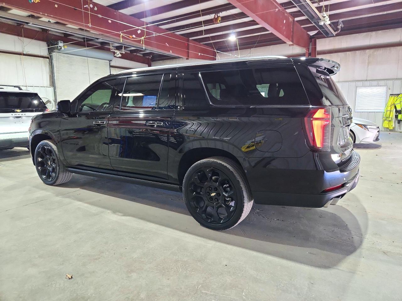 2025 Chevrolet Suburban K1500 High Country - Фото 2