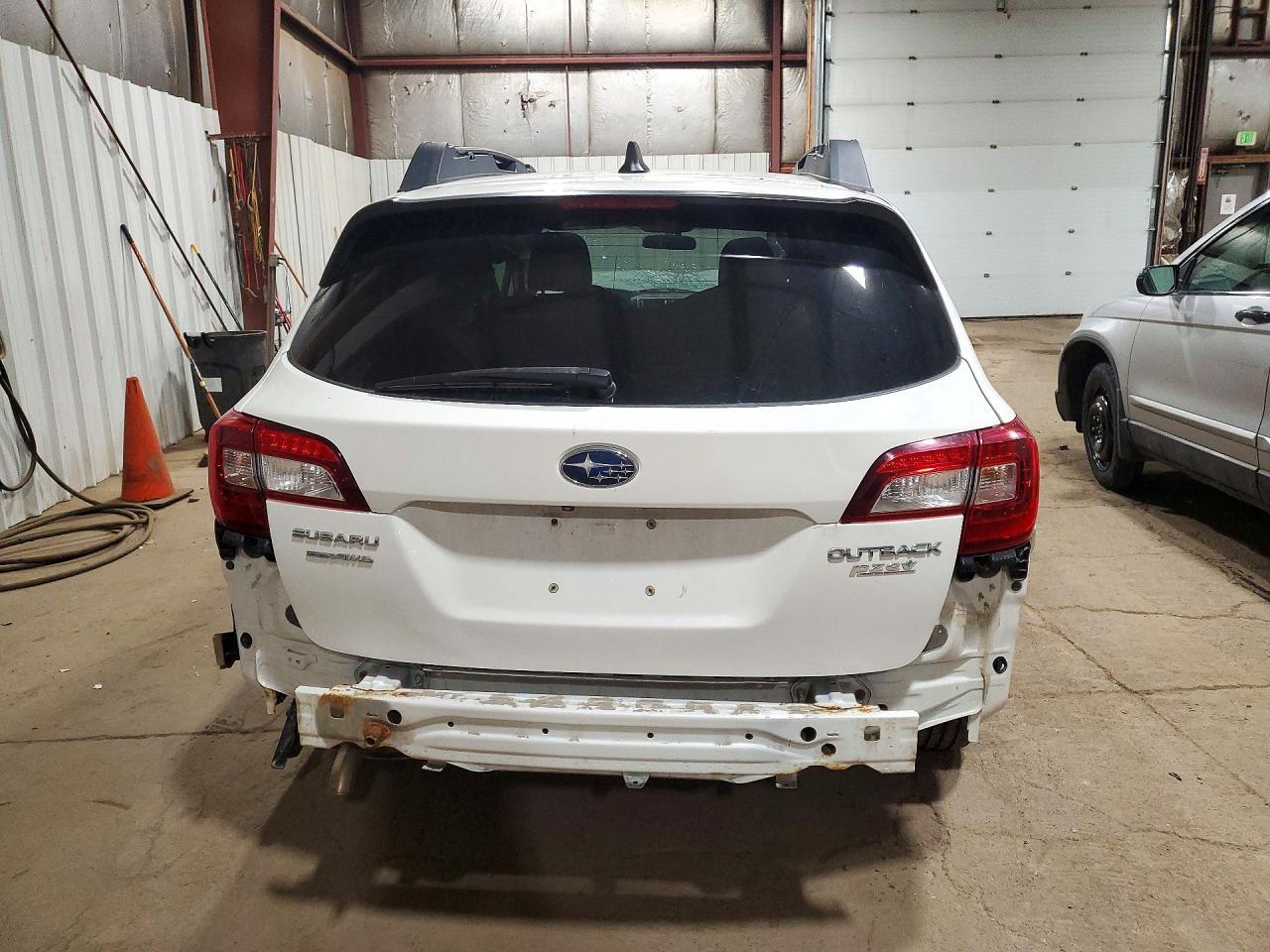 2017 Subaru Outback 2.5I Premium - Image 6