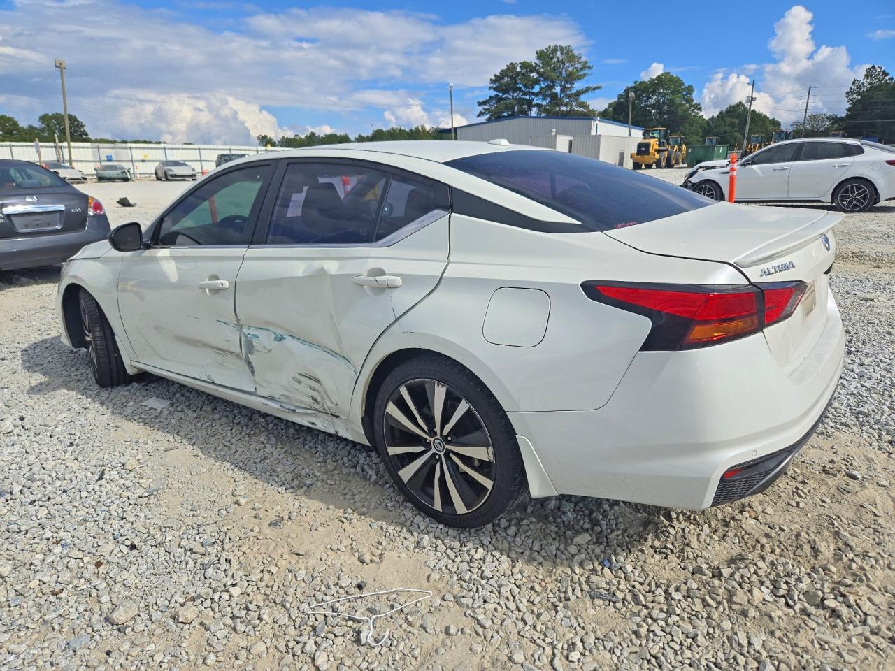 2020 Nissan Altima Sr - Фото 2