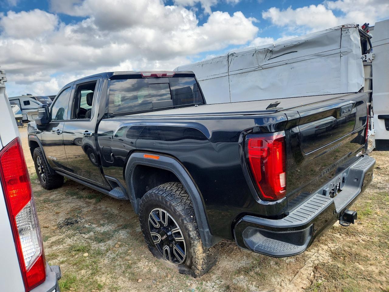 2022 GMC Sierra K2500 At4 - Фото 2