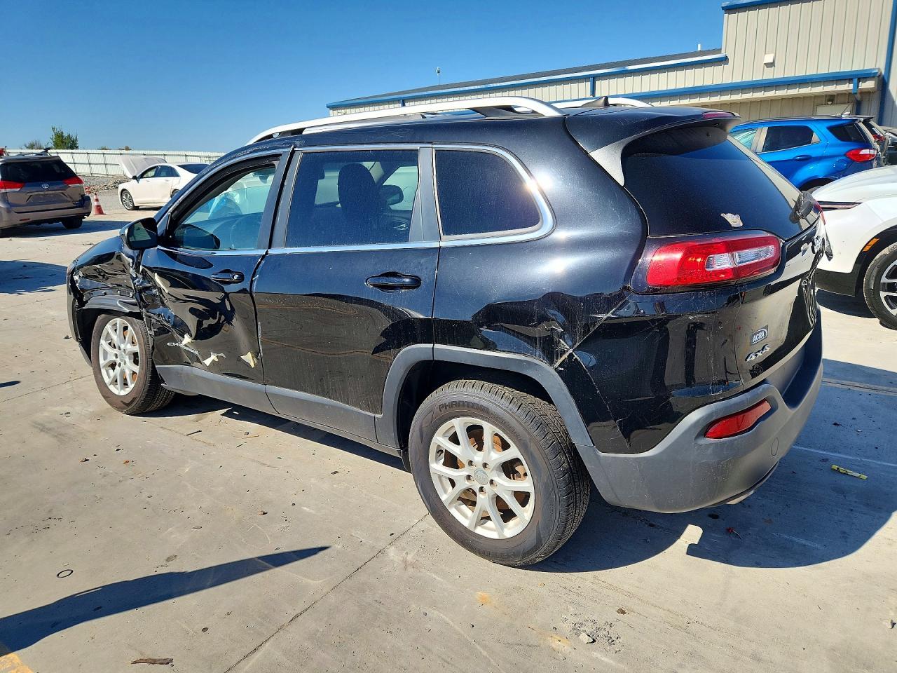 2017 Jeep Cherokee Latitude - Фото 2