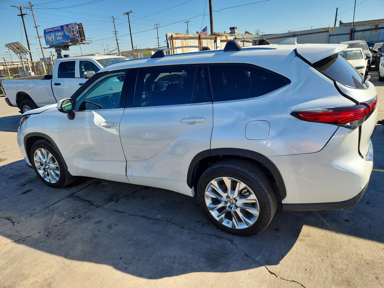 2022 Toyota Highlander Limited - Фото 2