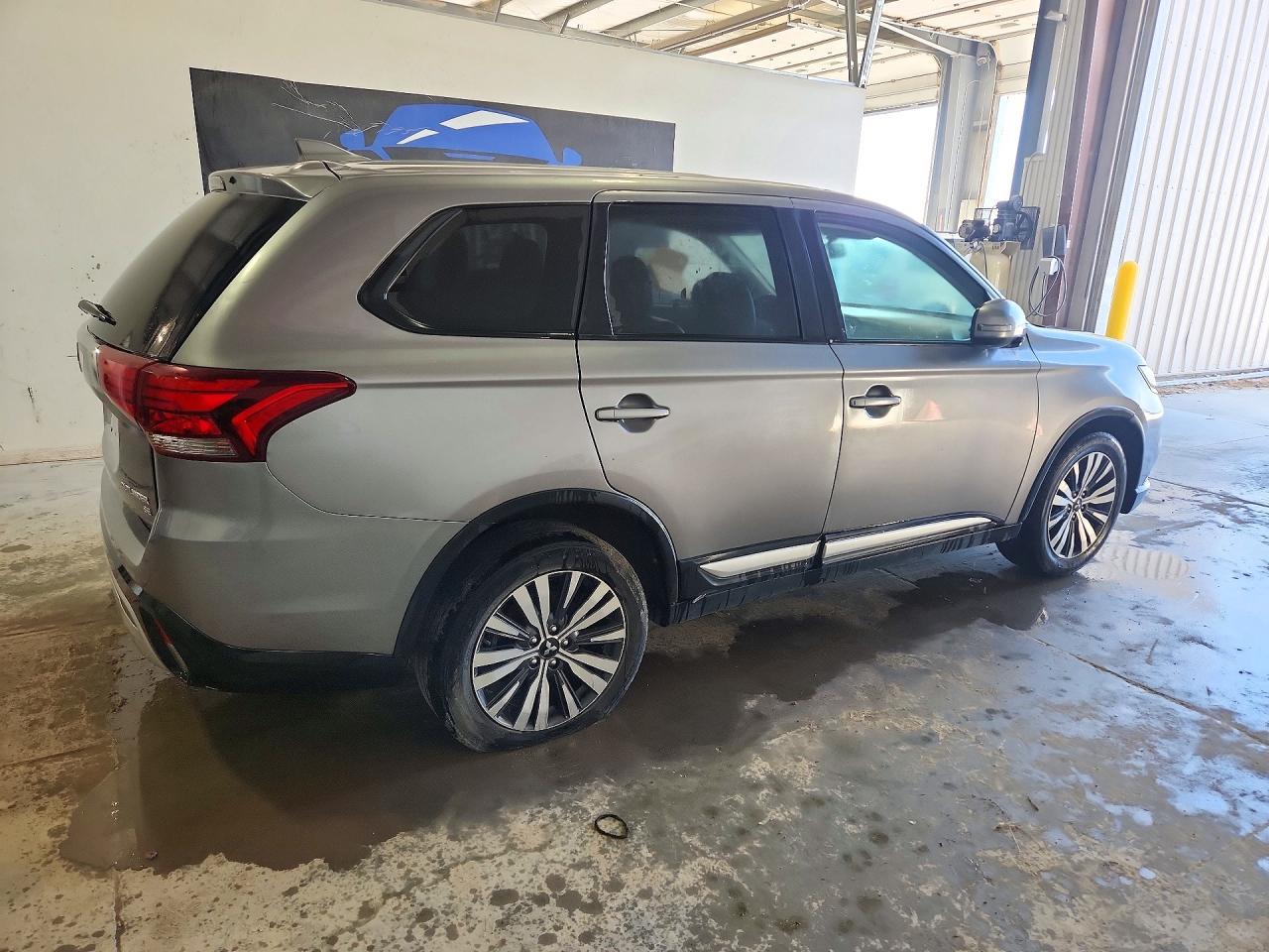 2019 Mitsubishi Outlander Se - Image 3