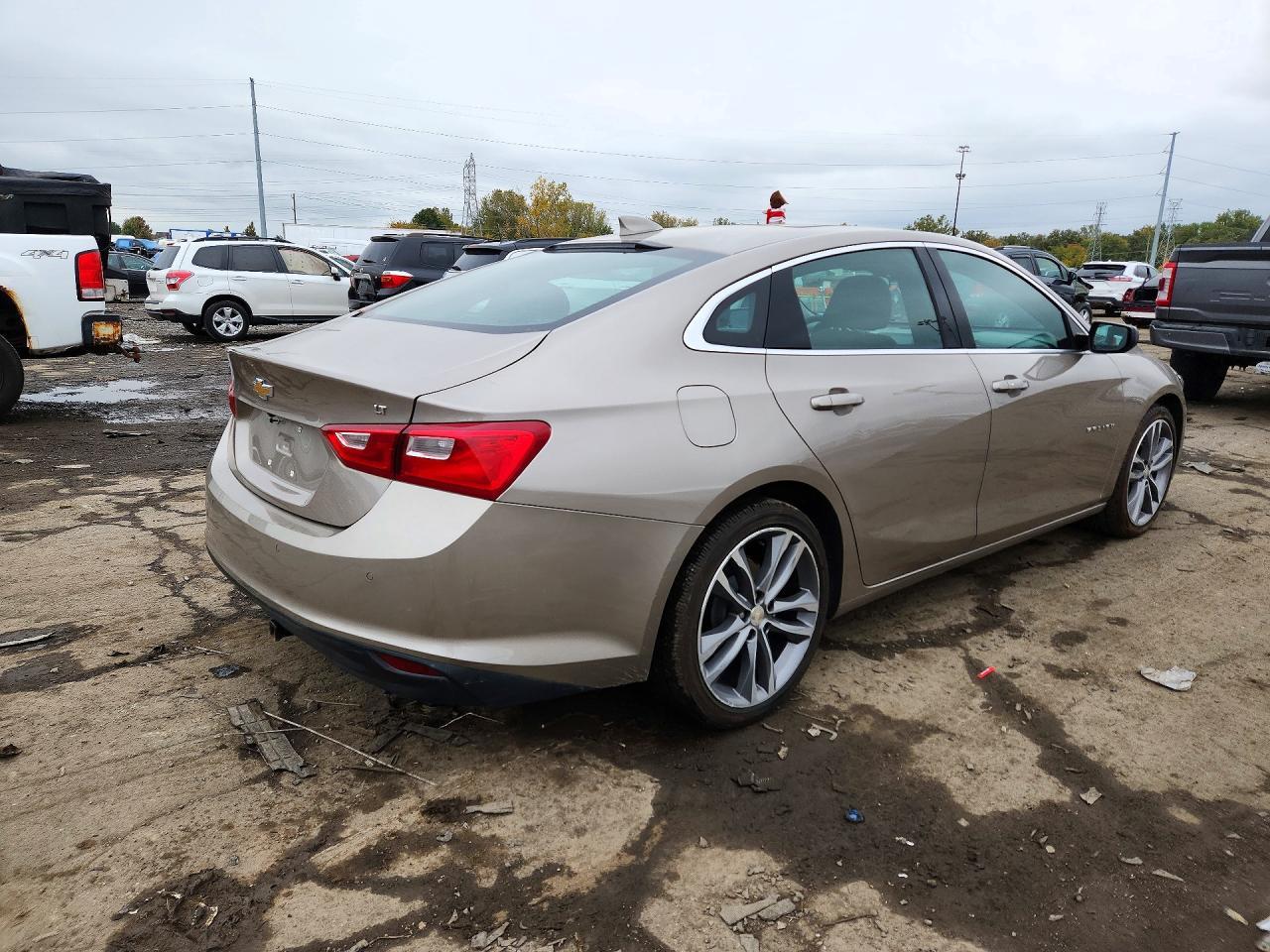 2023 Chevrolet Malibu Lt - Image 3