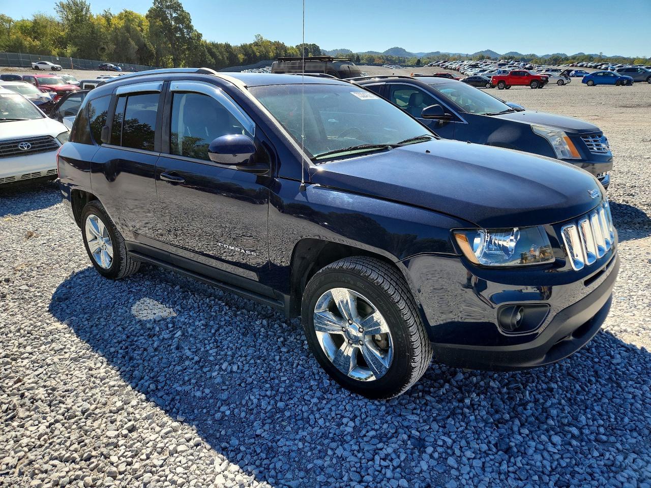 2014 Jeep Compass Latitude - Image 4