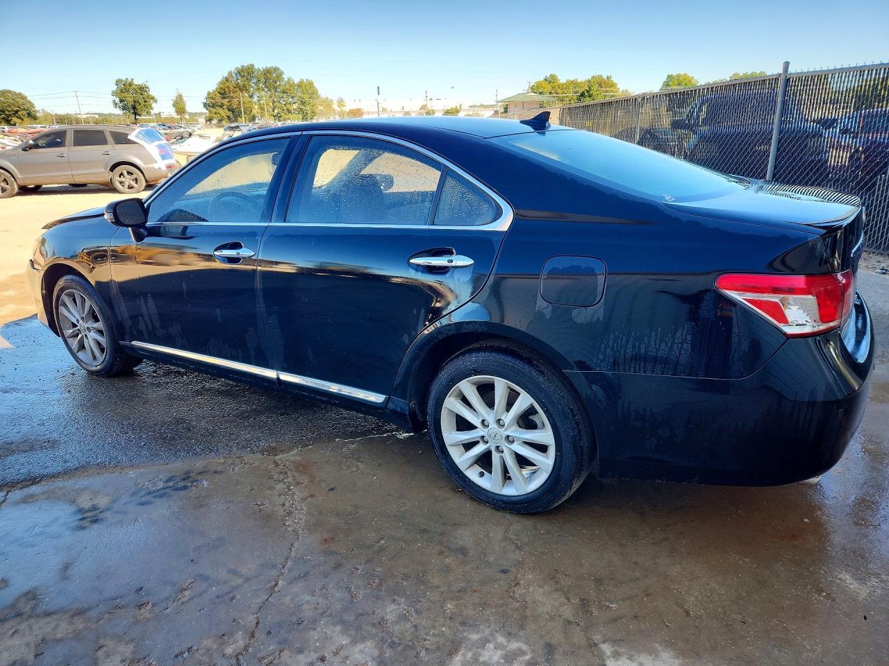 2011 Lexus Es 350 - Image 2